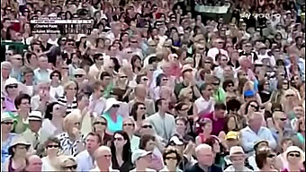 Divertido Encuentro Al Aire Libre Durante Un Partido De Tenis