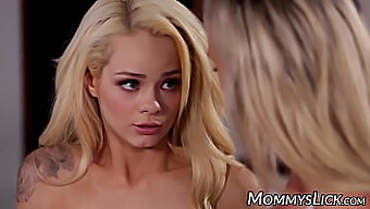 Η Elsa Jean, Μια Εκπληκτική Ξανθιά Με Μεγάλα Βυζιά, Επιδίδεται Στο Παιχνίδι Με Το Μουνί Και Το Δάχτυλο