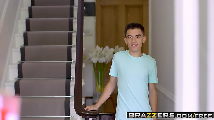 آنیا کینسکی و عروسک زوئی کنترل نهایی را در این ویدیوی Brazzers تجربه می کنند