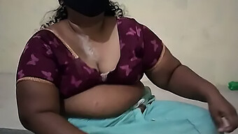 Adolescente India Con Grandes Tetas Come Coño En Un Video Caliente