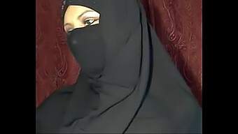 La Performance Hot In Webcam Di Haleema Al-Beydoun Per Ragazze Musulmane