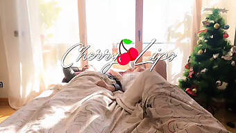 Sesi Terapi Keluarga Yang Sensual Dan Memuaskan Pada Hari Tahun Baru Dengan Cherry Lips, Menampilkan Hubungan Seks Yang Perlahan Dan Intim Dan Creampie Dalaman