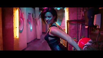 Đoạn Clip Hè Nóng Bỏng Nhất Của Demi Lovato Nhận Được Nhiều Lượt Xem Và Sự Ngưỡng Mộ Nhất