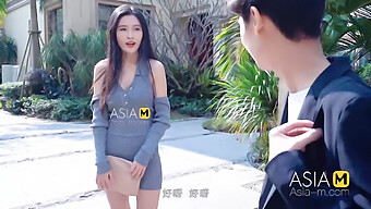 L'Aventure Anale Amateur De La Jeune Femme Asiatique Chen Xiao Yu Avec Son Voisin Chaud