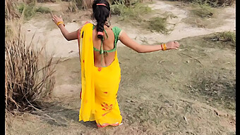 Young Indian Girl'S Outdoor Sex Encounter In The Village