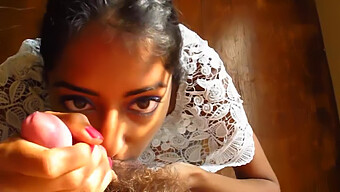 Indian Beauty Gives A Seductive Oral Pleasure