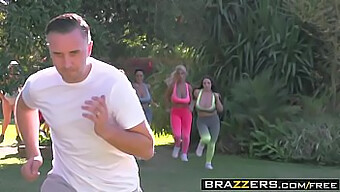 Angela White I Ava Addams Występują W Hardkorowej Scenie Brazzers Z Ostrą Akcją.