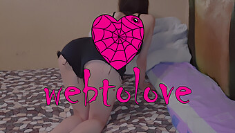 주목받는 반바지: Webtolove의 최신 포르노 비디오