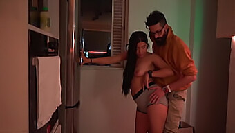 Uma Beleza Colombiana Seduz Cipriani Em Sua Cozinha Para Um Encontro Hardcore.