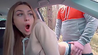 Sexuálne stretnutie nevlastnej mamy s nevlastným synom na ceste na vysokú školu - video od LuxuryMur