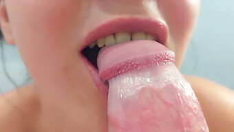 Heetste Blowjob Ooit - Close-Up Van Deepthroat