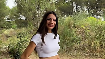 La Giovane Ragazza Francese Sperimenta Un Intenso Piacere Anale E Creampies