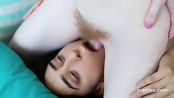 Lesbian Amatur Layla Dan Violet Meneroka Seksualiti Mereka Untuk Kali Pertama