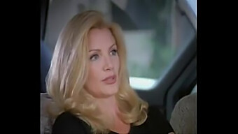 Shannon Tweed membintangi film erotis "D. by Dawn"