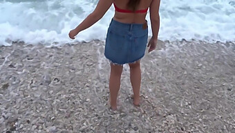 Teen'S Beach Encounter With Amateur Stranger Leads To Intense Orgasm